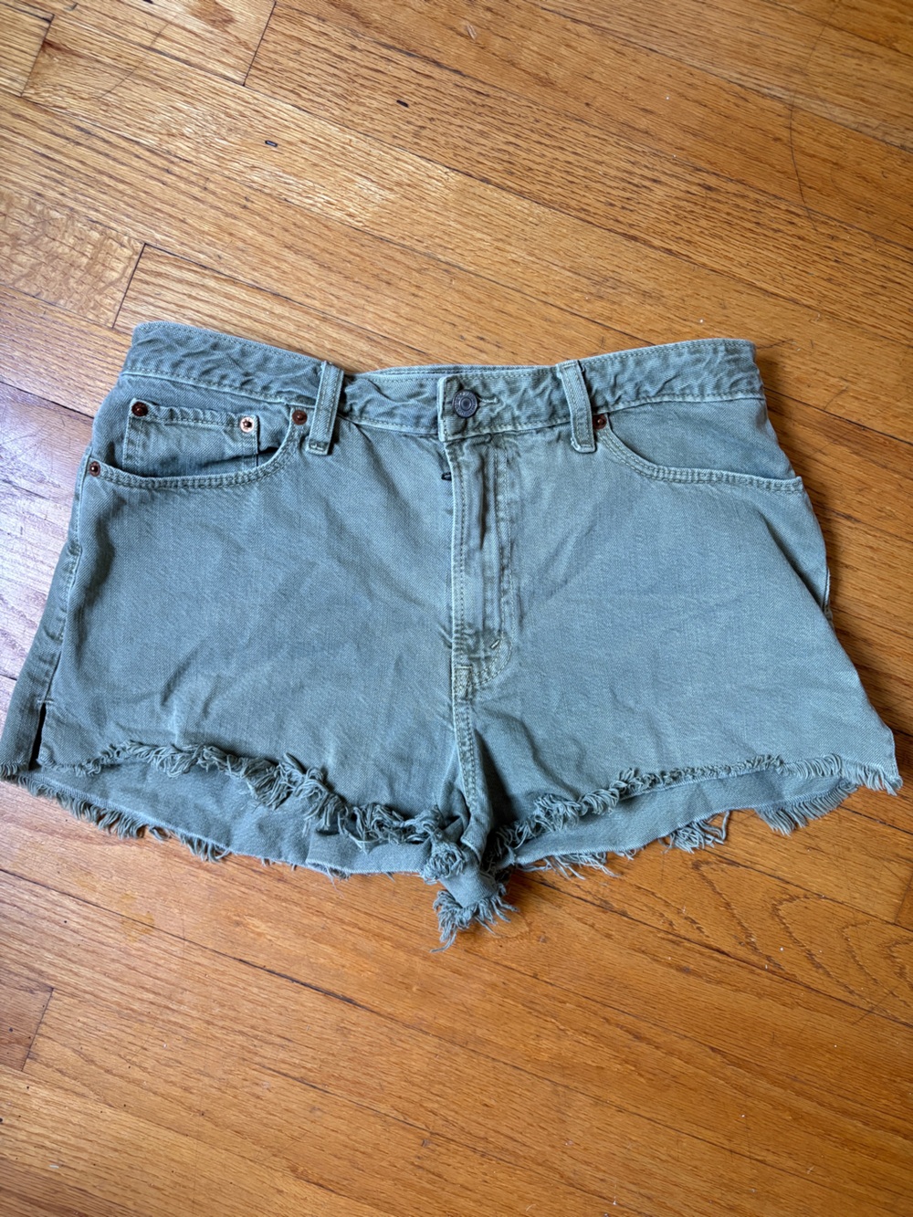 Abercrombie & Fitch Cut-Off Annie High Rise Shorts in Olive